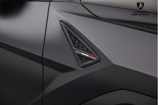2022 Lamborghini Urus Graphite Capsule