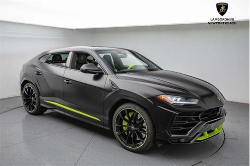 2022 Lamborghini Urus Graphite Capsule