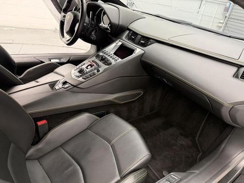 2014 Lamborghini Aventador LP700-4