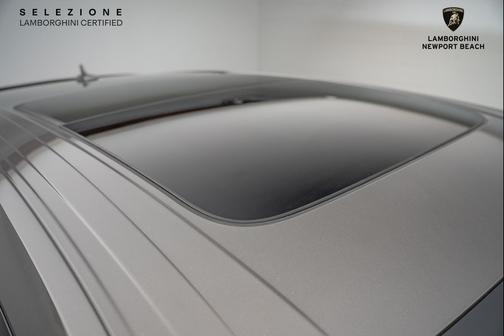 2025 Lamborghini Urus SE