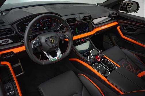 2025 Lamborghini Urus SE