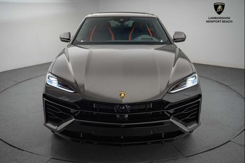 2025 Lamborghini Urus SE