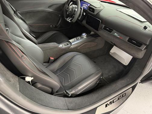 2023 Maserati MC20 Base