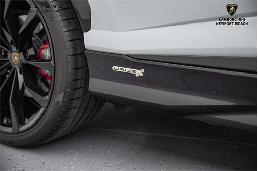 2024 Lamborghini Urus S