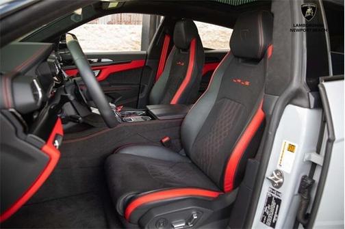 2024 Lamborghini Urus S