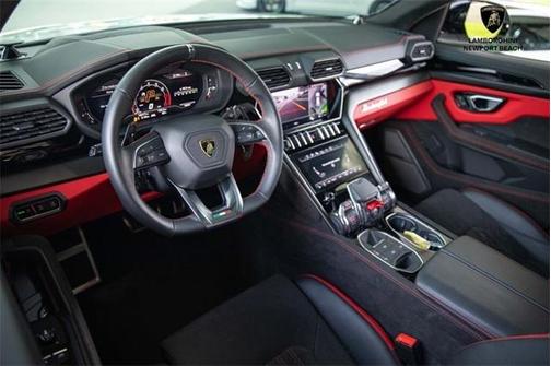 2024 Lamborghini Urus S