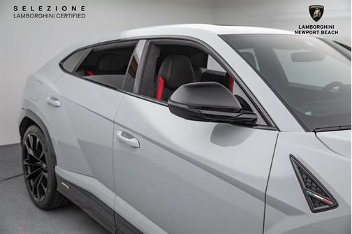 2024 Lamborghini Urus S