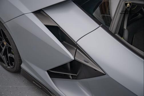 2024 Lamborghini Revuelto Base