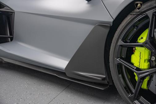 2024 Lamborghini Revuelto Base
