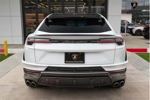 2023 Lamborghini Urus Performante