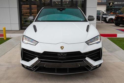 2023 Lamborghini Urus Performante