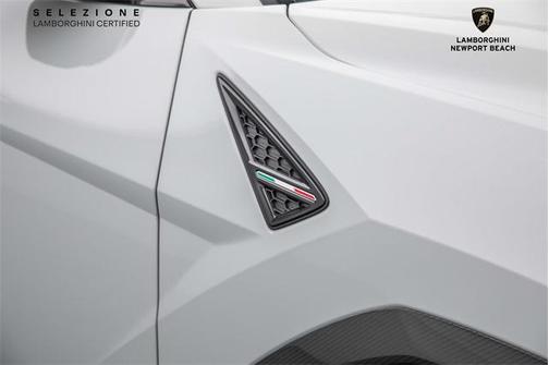 2023 Lamborghini Urus Performante