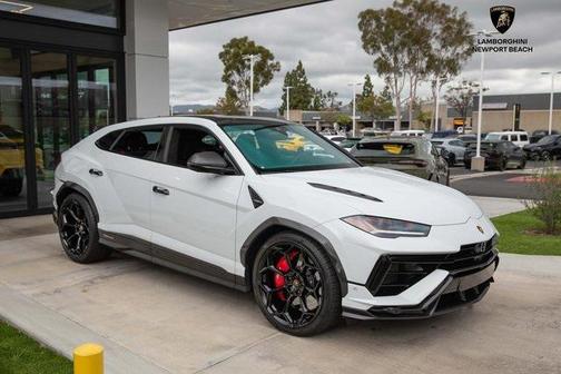2023 Lamborghini Urus Performante