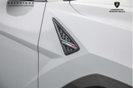 2023 Lamborghini Urus Performante