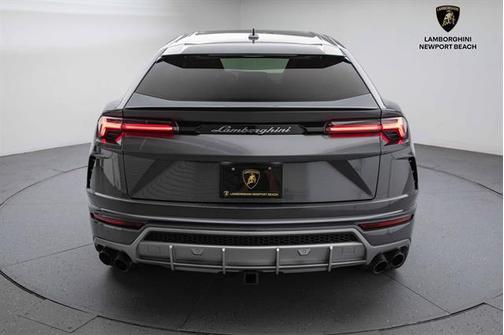 2019 Lamborghini Urus Base