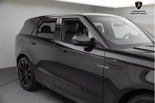 2025 Land Rover Range Rover Sport SE