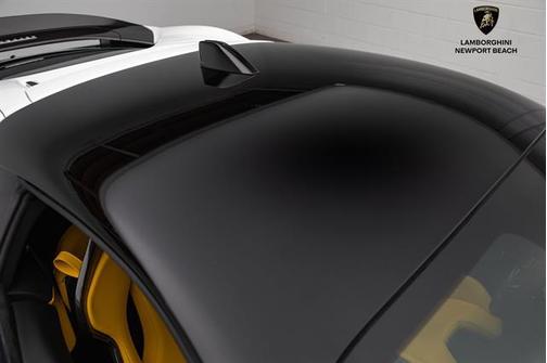 2023 Ferrari SF90 Stradale Base
