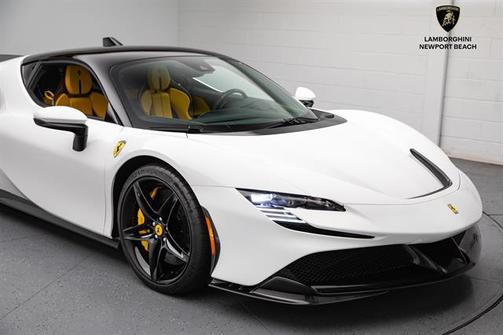 2023 Ferrari SF90 Stradale Base