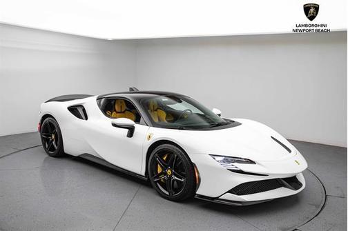 2023 Ferrari SF90 Stradale Base
