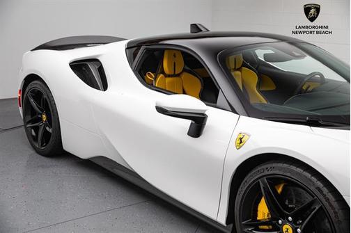 2023 Ferrari SF90 Stradale Base