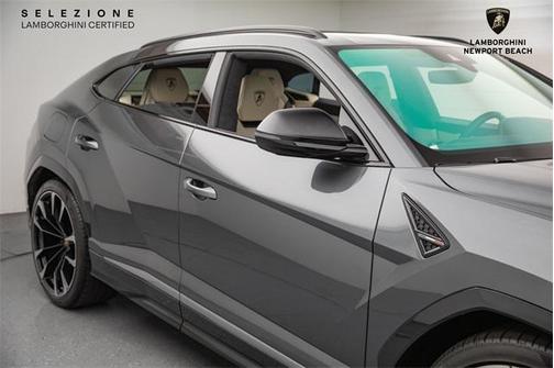 2020 Lamborghini Urus Base