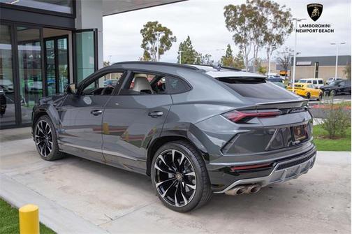 2020 Lamborghini Urus Base
