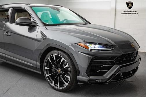 2020 Lamborghini Urus Base