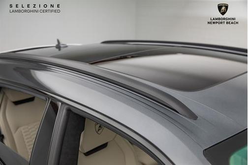2020 Lamborghini Urus Base