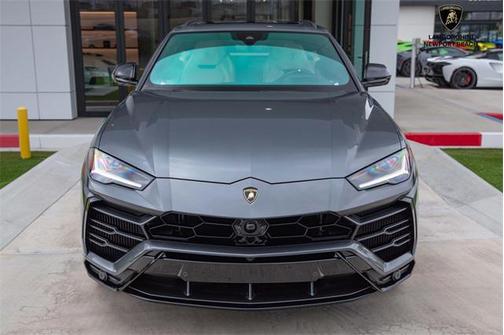 2020 Lamborghini Urus Base