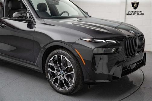 2025 BMW X7 M60i