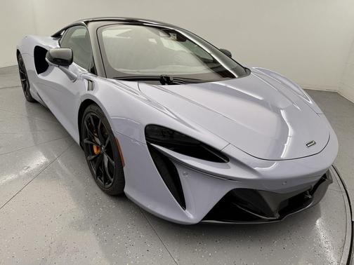 2024 McLaren Artura Base