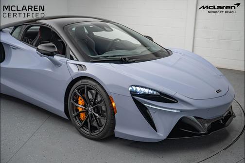 2024 McLaren Artura Base