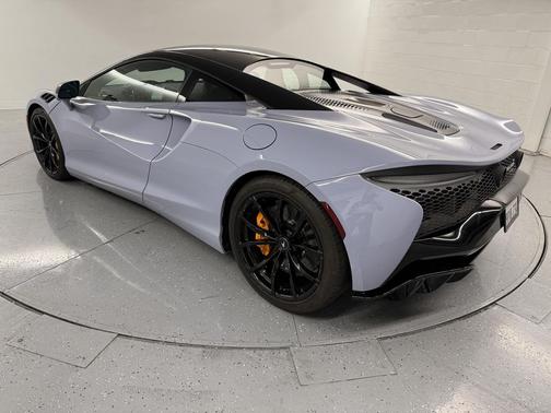 2024 McLaren Artura Base