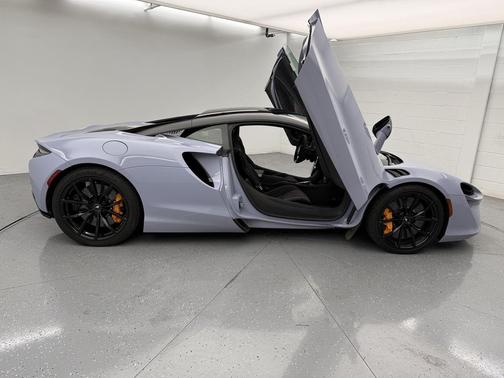 2024 McLaren Artura Base