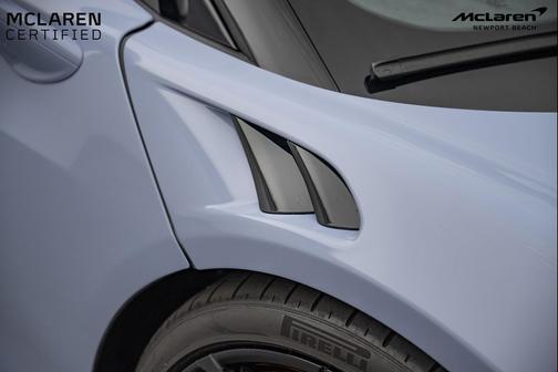 2024 McLaren Artura Base