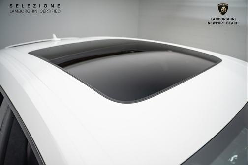 2022 Lamborghini Urus Base