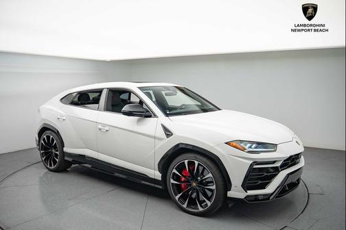 2022 Lamborghini Urus Base