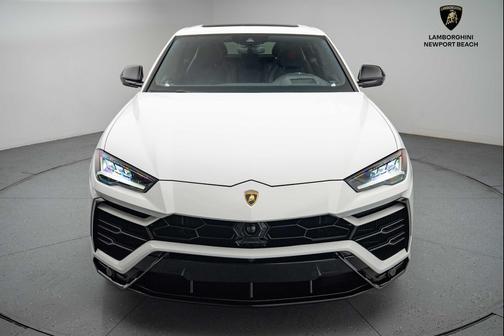 2022 Lamborghini Urus Base