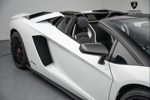 2019 Lamborghini Aventador S LP 740-4 S