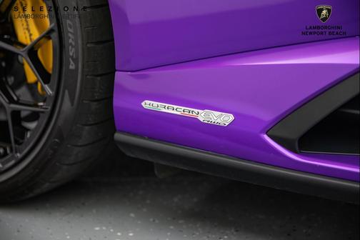 2022 Lamborghini Huracan EVO Coupe RWD