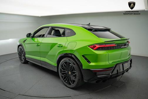 2025 Lamborghini Urus SE