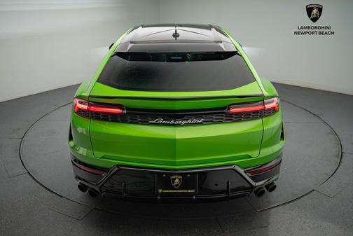 2025 Lamborghini Urus SE