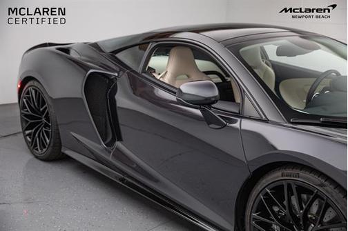 2023 McLaren GT Base