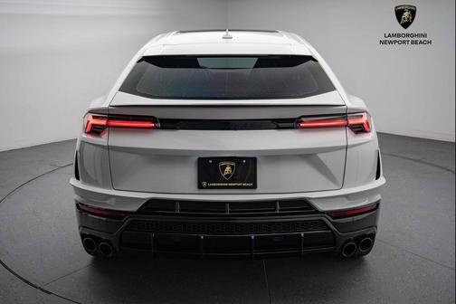 2024 Lamborghini Urus S