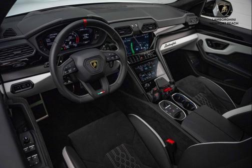 2024 Lamborghini Urus S