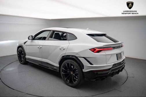 2024 Lamborghini Urus S