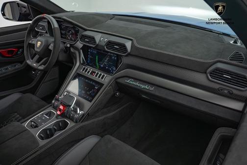 2024 Lamborghini Urus Performante
