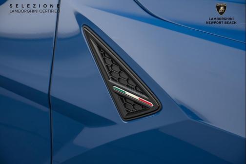 2024 Lamborghini Urus Performante