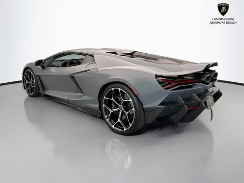 Grigio Vulcano Ad Personam Matt 2025 Lamborghini Revuelto Base