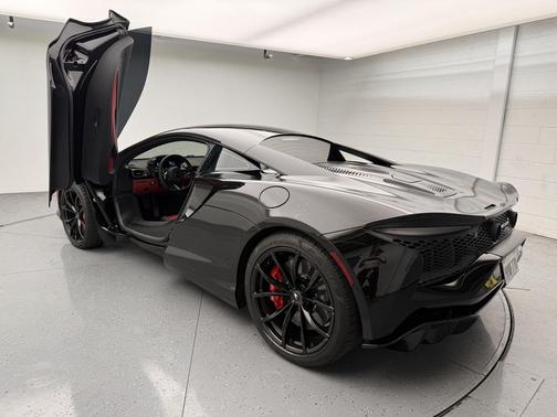 2024 McLaren Artura Base